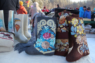 Такие валенки от фабрики "Кусиночка" и ноги греют, и глаз радуют 